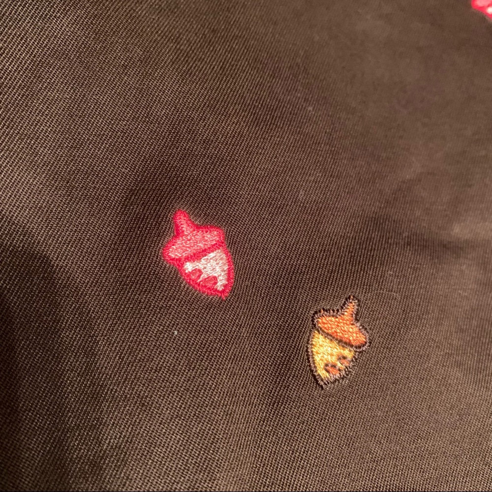 Lilly Pulitzer Acorn Embroidery Skirt - Perfect for Thanksgiving 🍁🦃🍁 - Picture 3 of 4